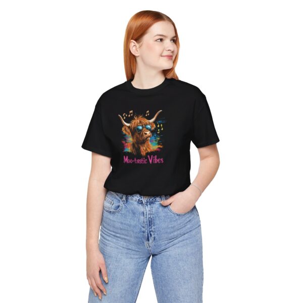 Moo-tastic vibes - highland cow t-shirt