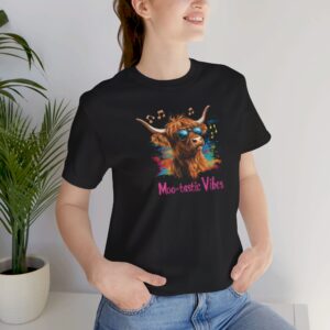 Moo-tastic vibes - highland cow t-shirt